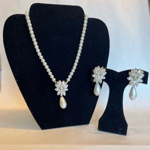 Necklace and drop earrings set